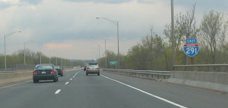 I-291 eastbound approaching Bissell Bridge.
