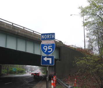 I-95 entrance marker on US 1, Darien, CT